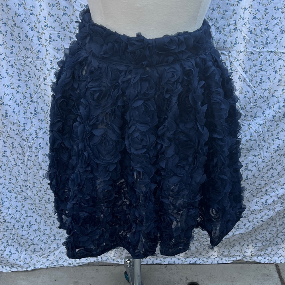 Handcrafted Chic Navy Floral Mini Skirt - Picture 2 of 6